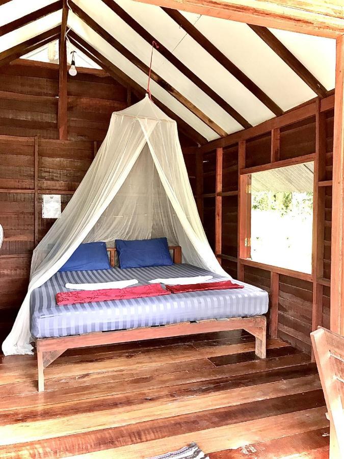 Frog Garden Hut Hotel Koh Phayam Eksteriør billede