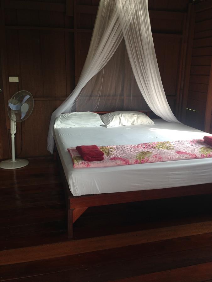 Frog Garden Hut Hotel Koh Phayam Eksteriør billede